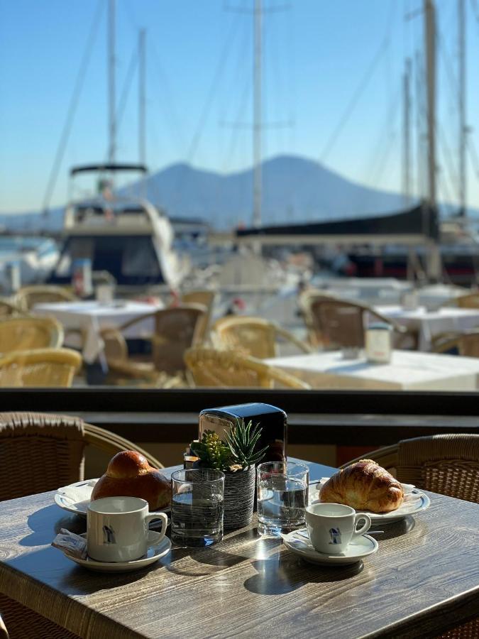 Transatlantico Hotel Наполи Екстериор снимка