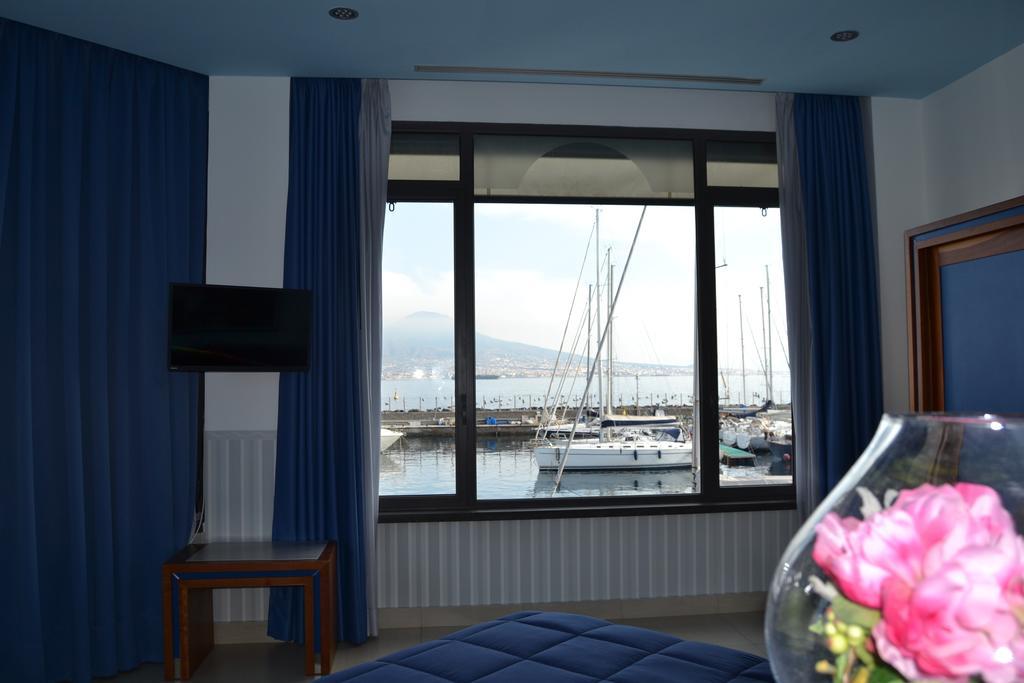 Transatlantico Hotel Наполи Стая снимка