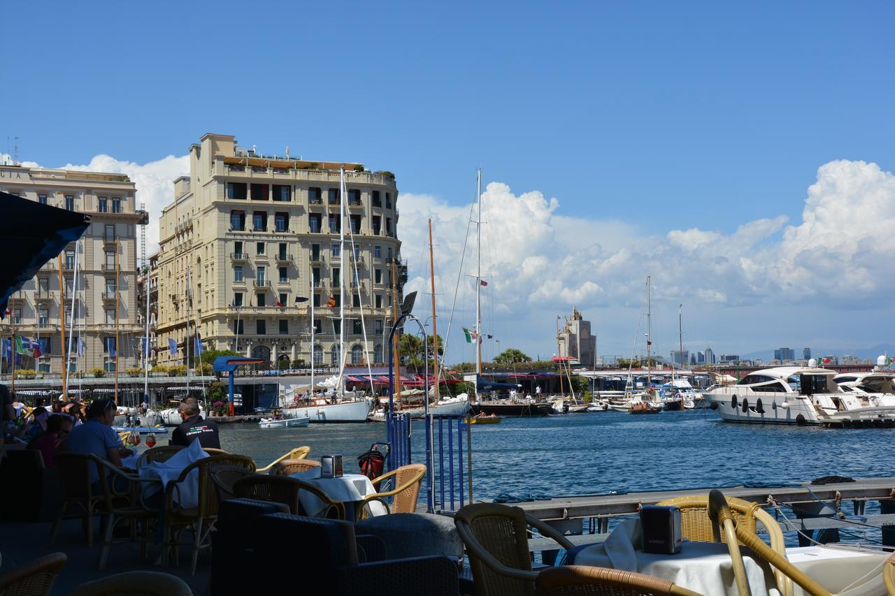 Transatlantico Hotel Наполи Екстериор снимка