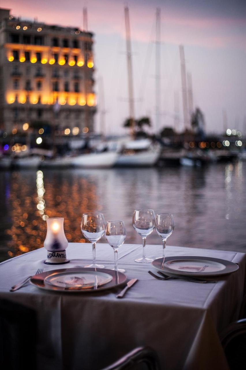 Transatlantico Hotel Наполи Екстериор снимка