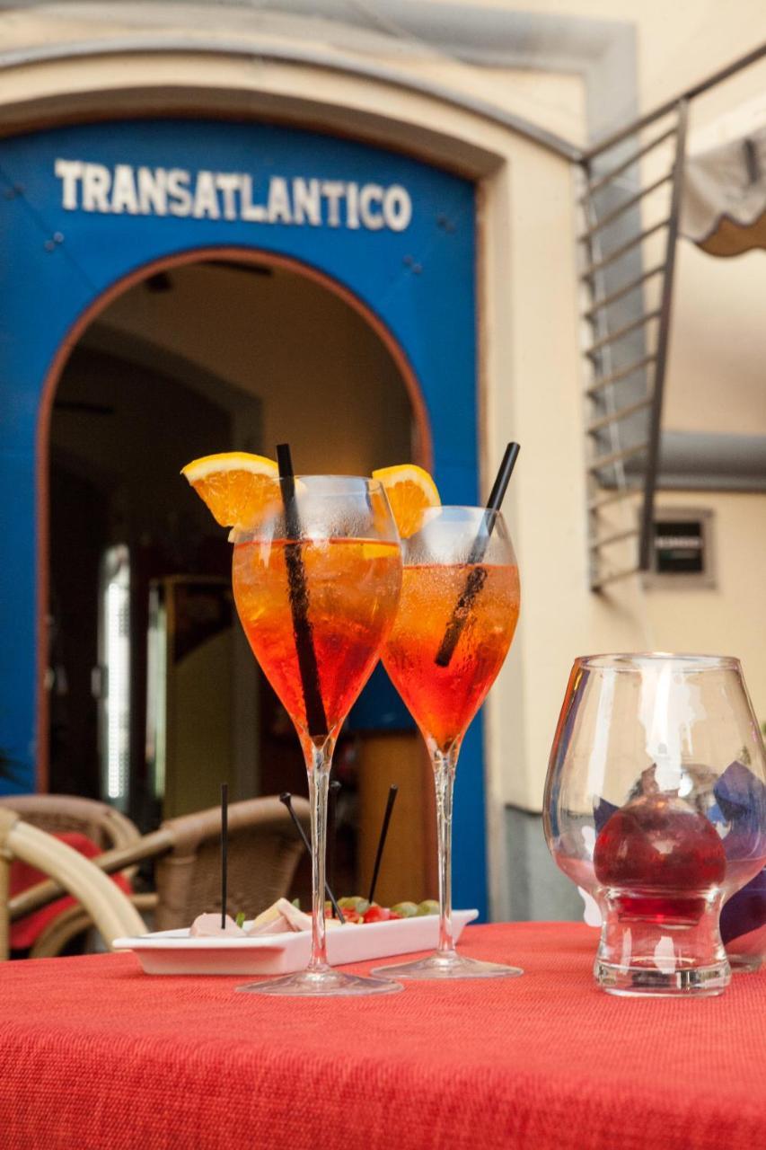 Transatlantico Hotel Наполи Екстериор снимка
